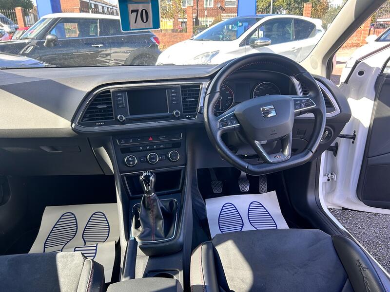 SEAT LEON