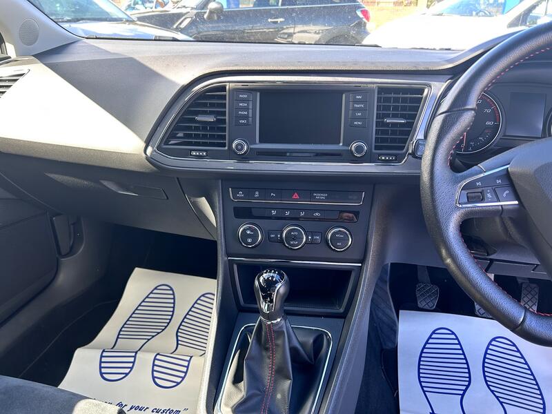 SEAT LEON