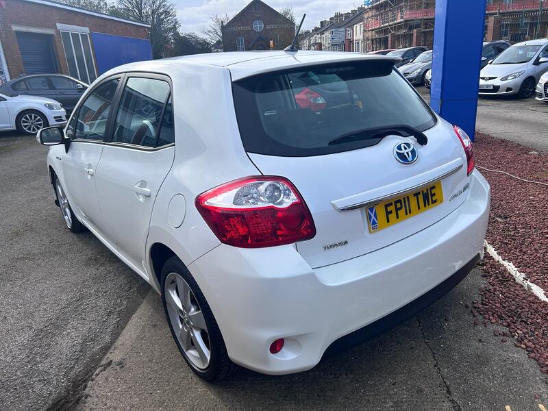 TOYOTA AURIS