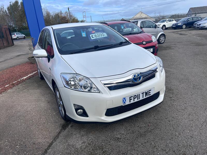 TOYOTA AURIS