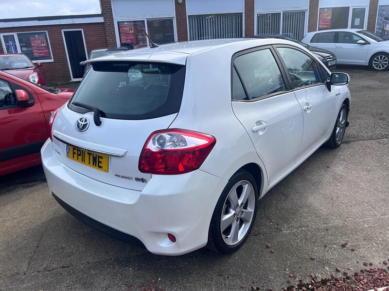 TOYOTA AURIS