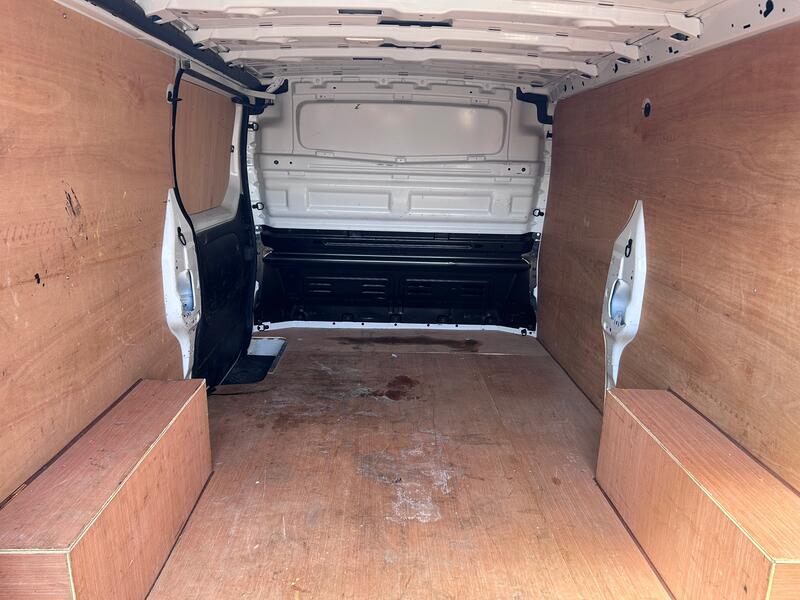 RENAULT TRAFIC