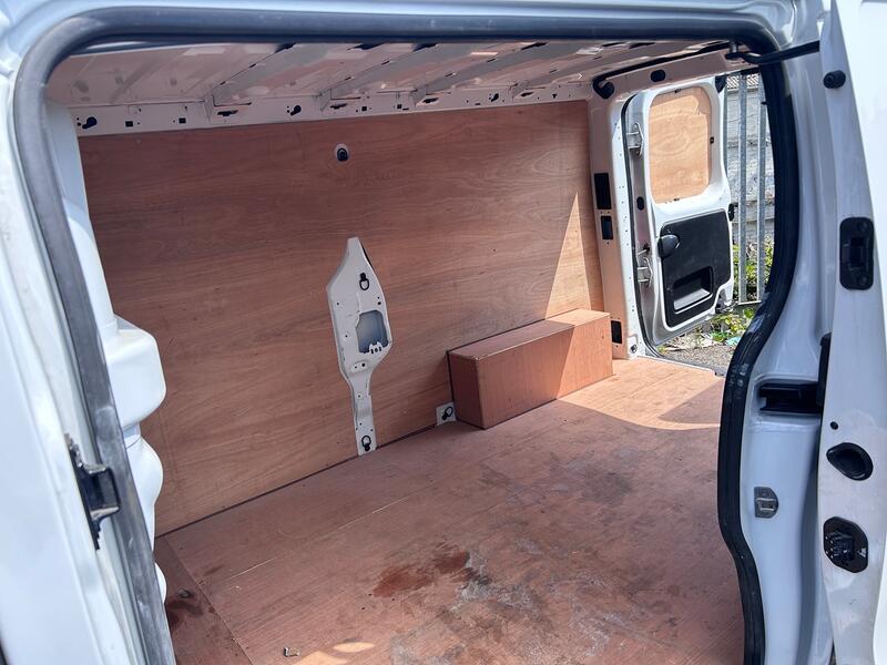 RENAULT TRAFIC