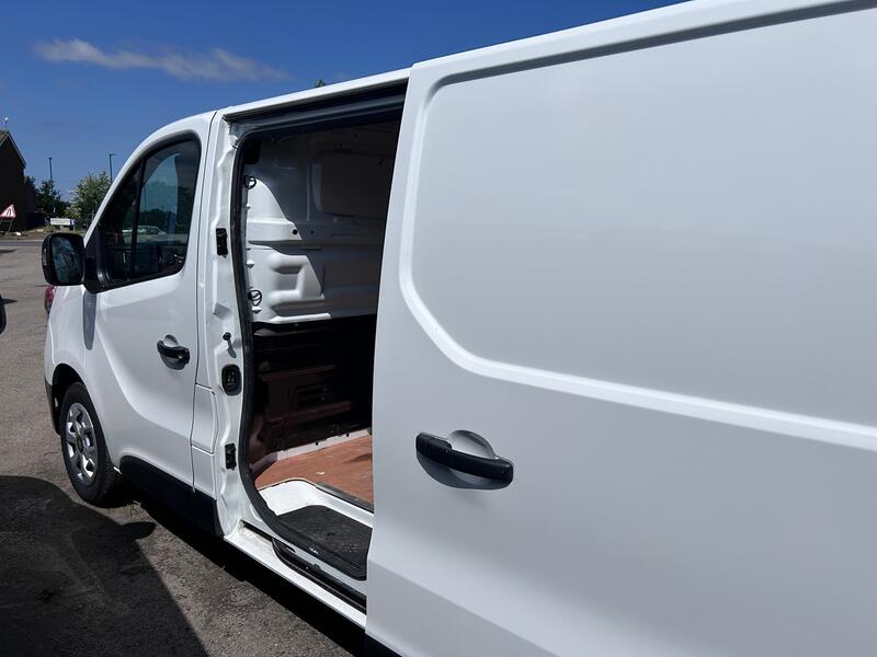 RENAULT TRAFIC