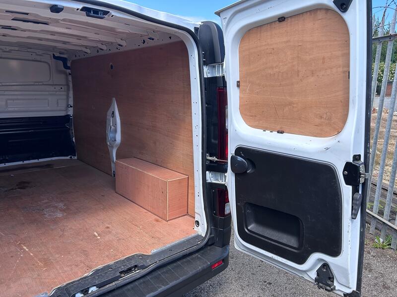 RENAULT TRAFIC