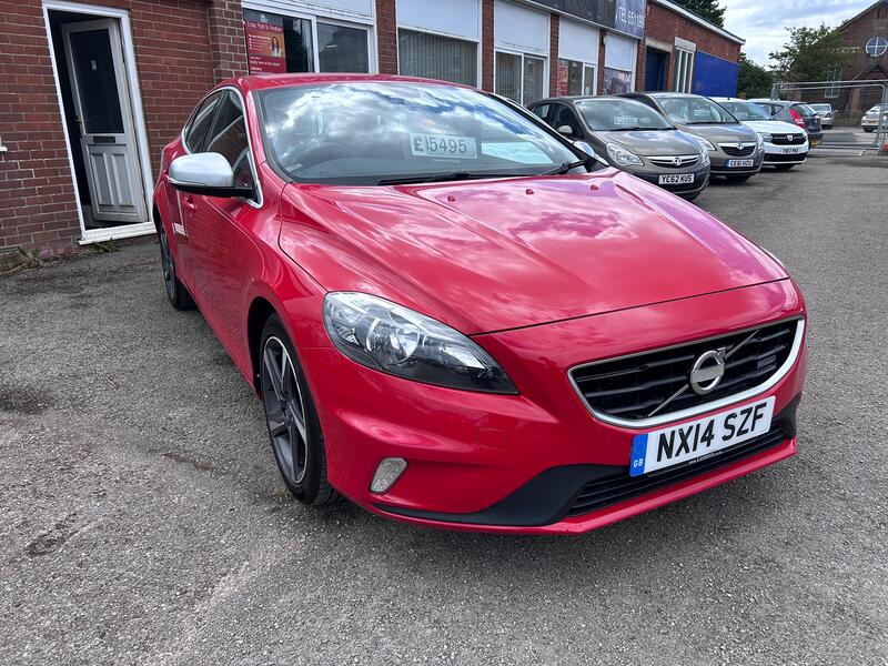 VOLVO V40 1.6 D2 R-Design