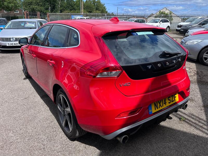 VOLVO V40