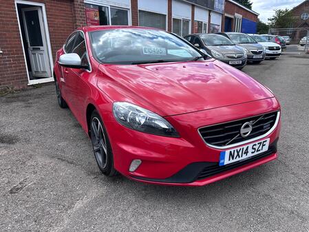 VOLVO V40 1.6 D2 R-Design