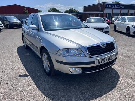 SKODA OCTAVIA 1.6 FSI Elegance